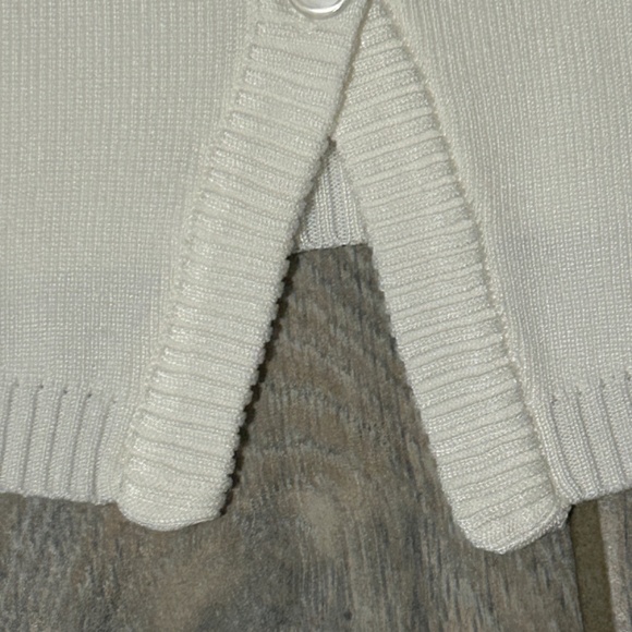 NWOT! Women's Madden Girl White Knit Sweater Vest - MEDIUM - Picture 4 of 9